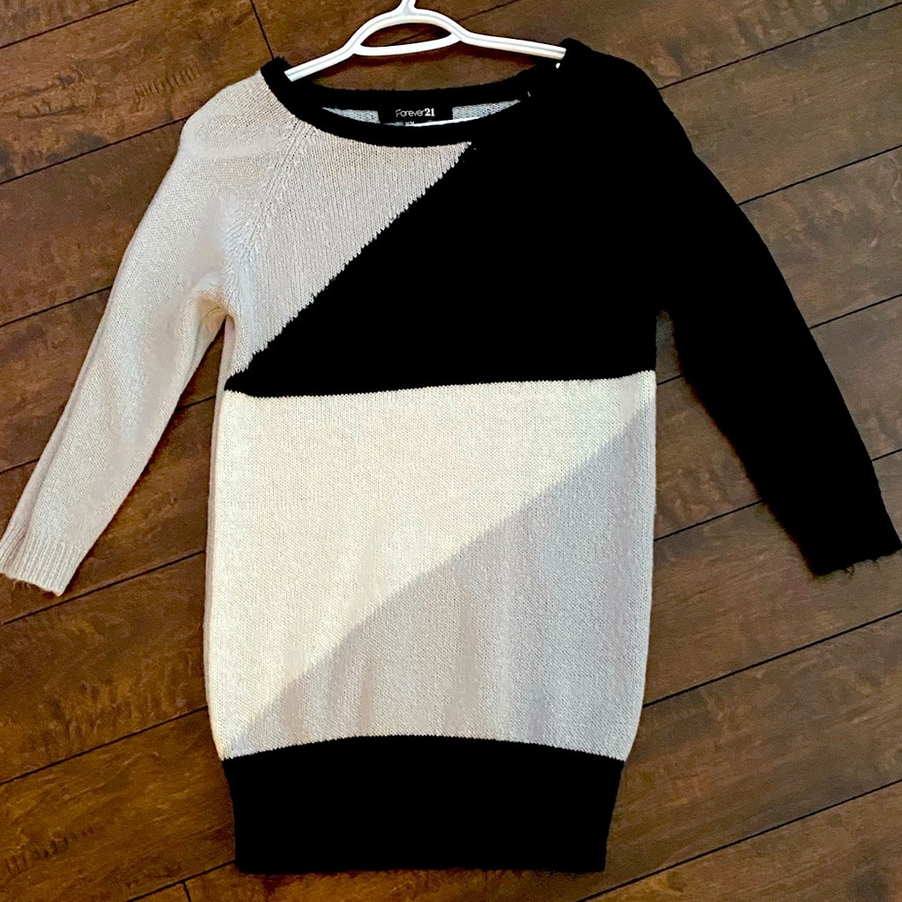 Ladies 3/4 sleeve crew neck sweater